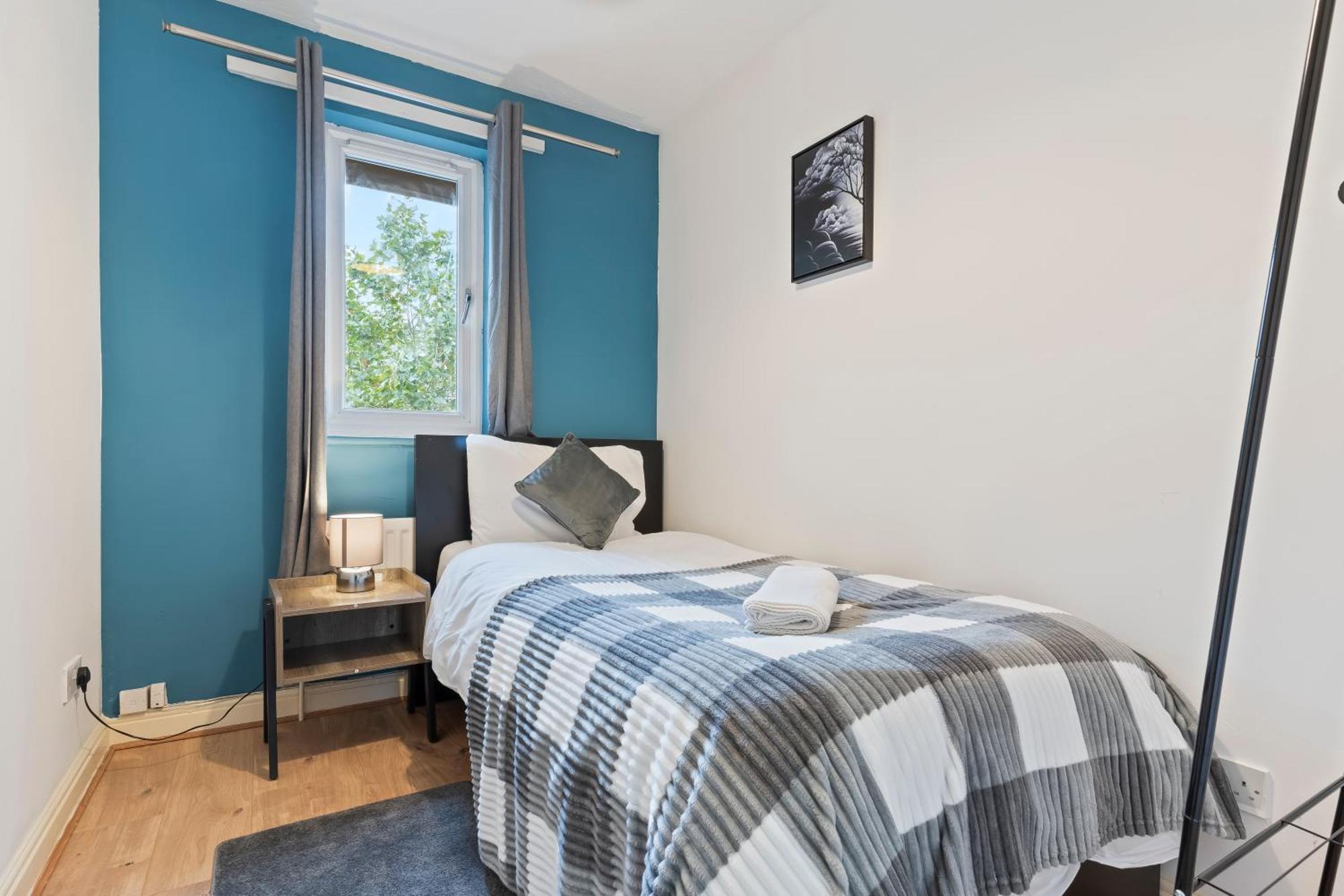 Lovely 4Br House In The City With Parking London Exterior photo